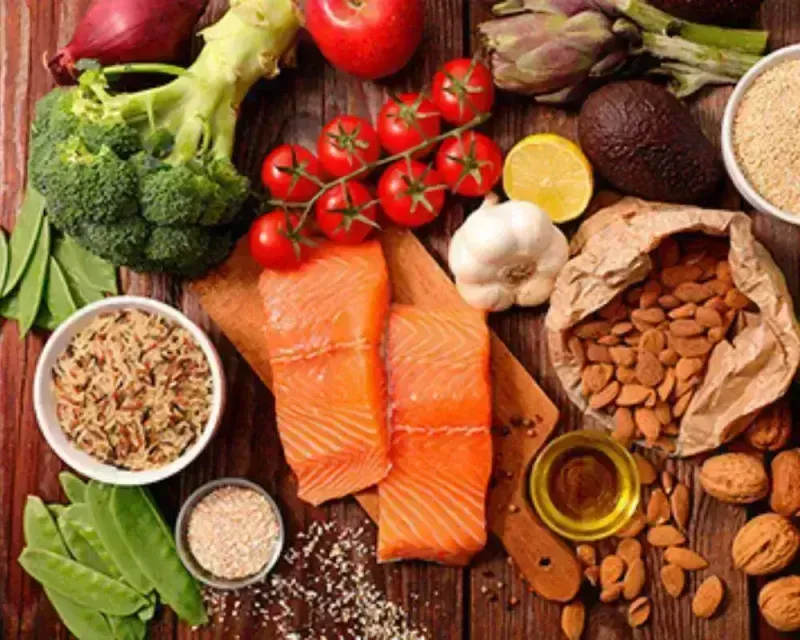 Read more about the article Beauty on the Menu: How Hyaluronic Acid Fillers and Antioxidant-Rich Foods Work Wonders